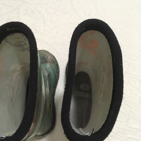 6US (3/$20) Kamik Rain Boots - Picture 9 of 12